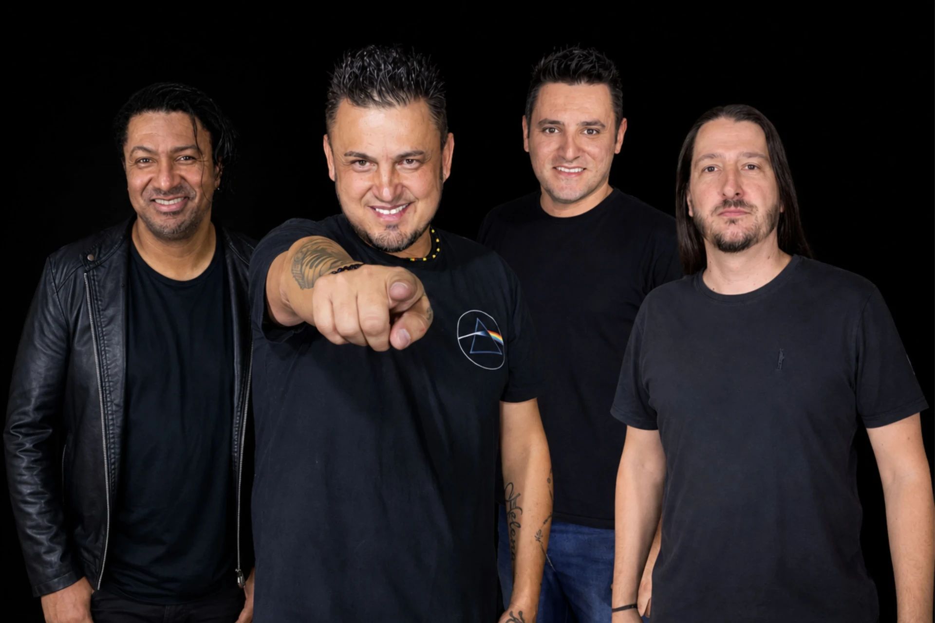 Nos palcos há mais de 30 anos, Anddy Cardoso relembra a trajetória que levou à Anddy & Banda Torre