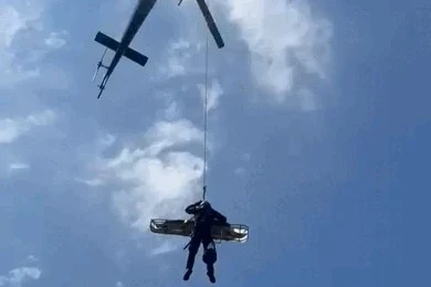 Vídeo: jovem motociclista é resgatado pelo serviço aeromédico após sofrer fratura em trilha em Criciúma