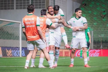 Concorrente ao acesso vence fora de casa e assume vice-liderança da Série B