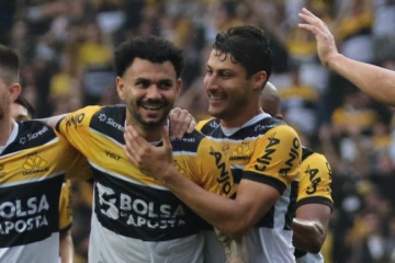 Lateral não participa de atividades de preparação para enfrentar o Londrina