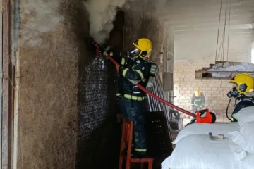 Área industrial é destruída por incêndio em Criciúma