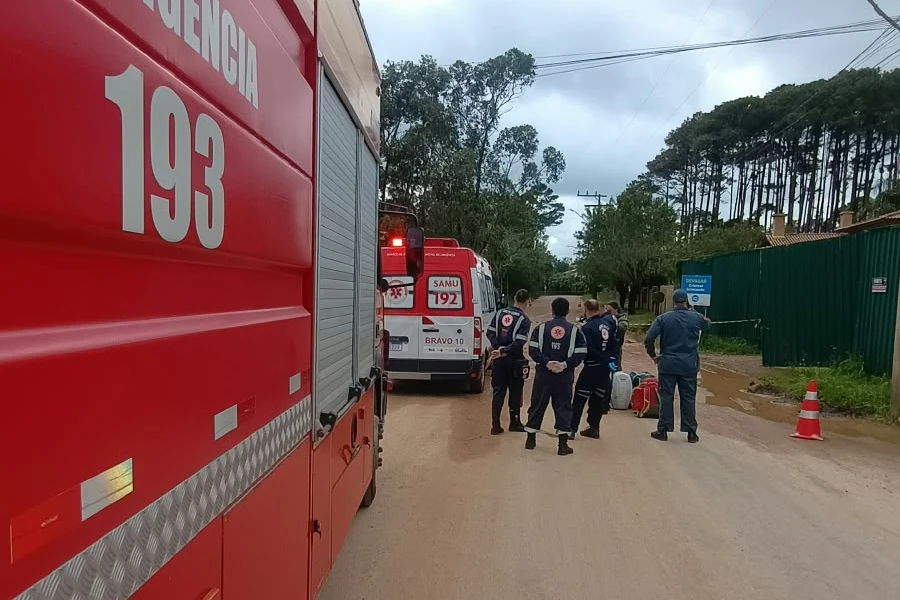 Homem morre após receber descarga elétrica enquanto estava em motocicleta