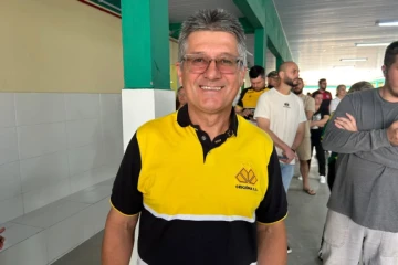 Galeria carvoeira: torcedores do Criciúma vão às urnas e votam com o manto tricolor