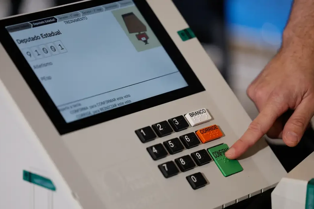 TRE registra mais de 95 ocorrências com urnas eletrônicas durante votação em SC