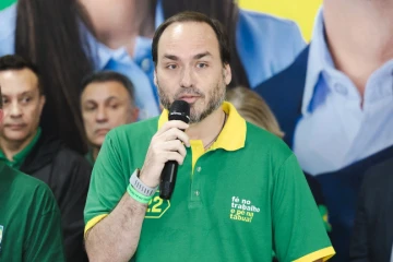 Carlos Bolsonaro fala sobre soluções para infraestrutura em Santa Catarina