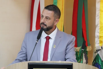 Neto Uggioni afirma estar com Vaguinho para 2028, mas aponta alternativa caso prefeito não dispute