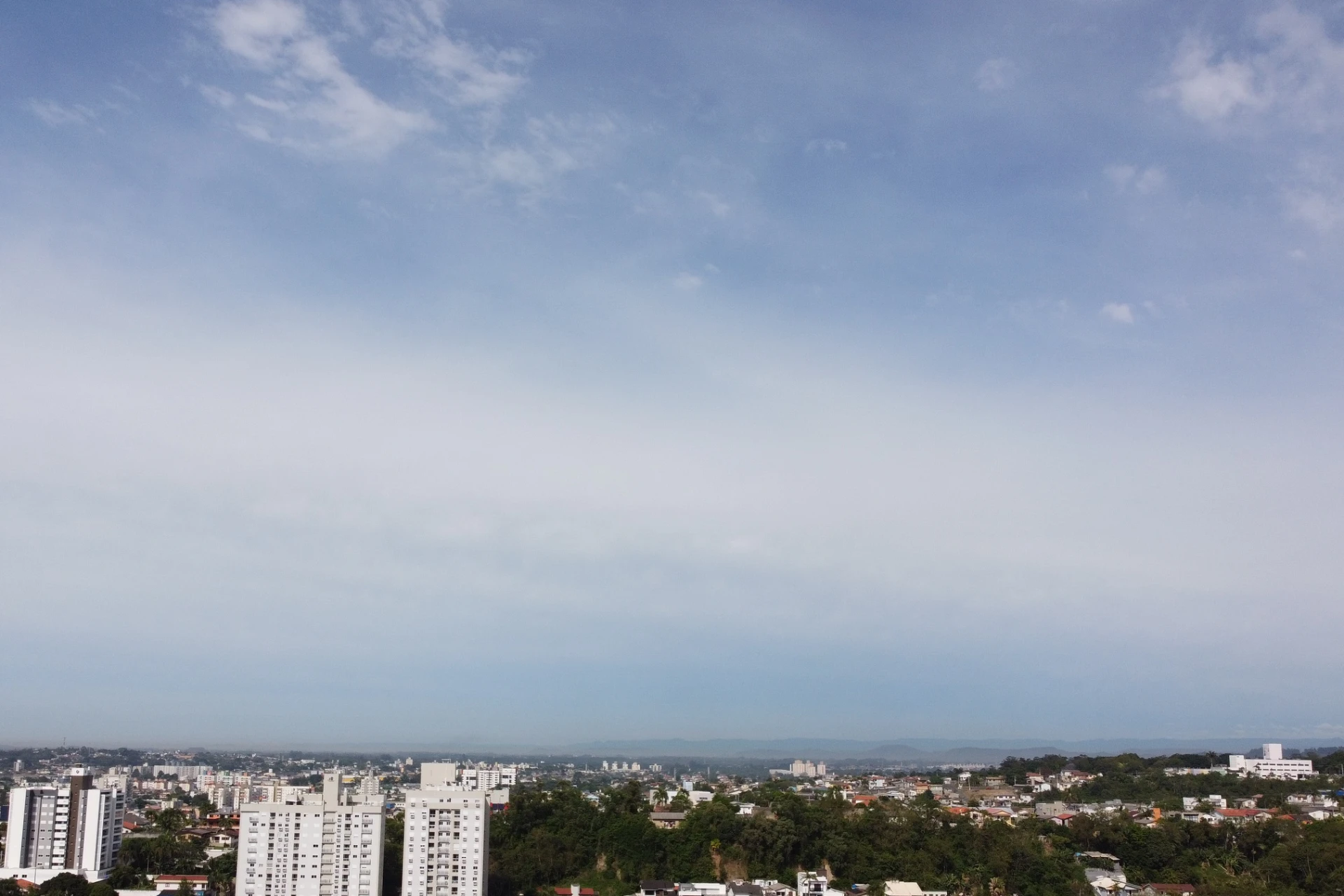 Chuva e temperaturas amenas marcam o feriadão no Sul de Santa Catarina