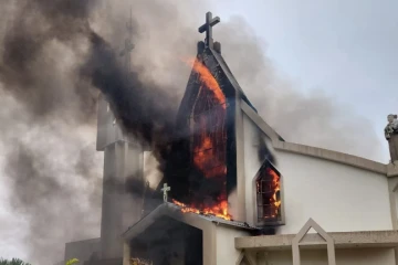 Treze de Maio: paróquia se manifesta após incêndio em igreja: ‘Nossa história permanece'