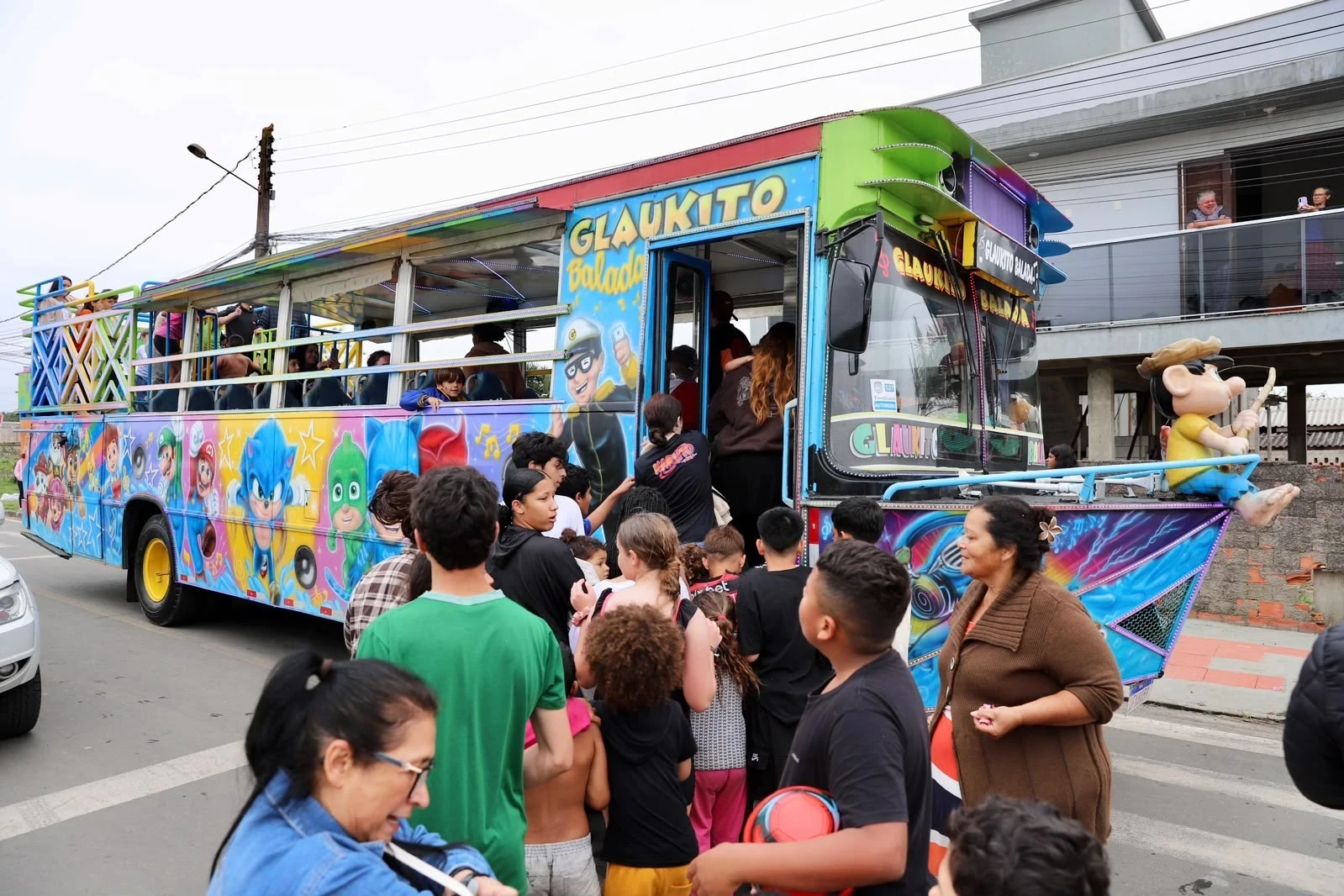 Trenzinho da Alegria percorre Criciúma e celebra Dia das Crianças com passeios gratuitos
