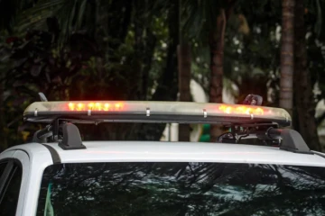 Foragido da Justiça é esfaqueado em confraternização e acaba preso pela PM