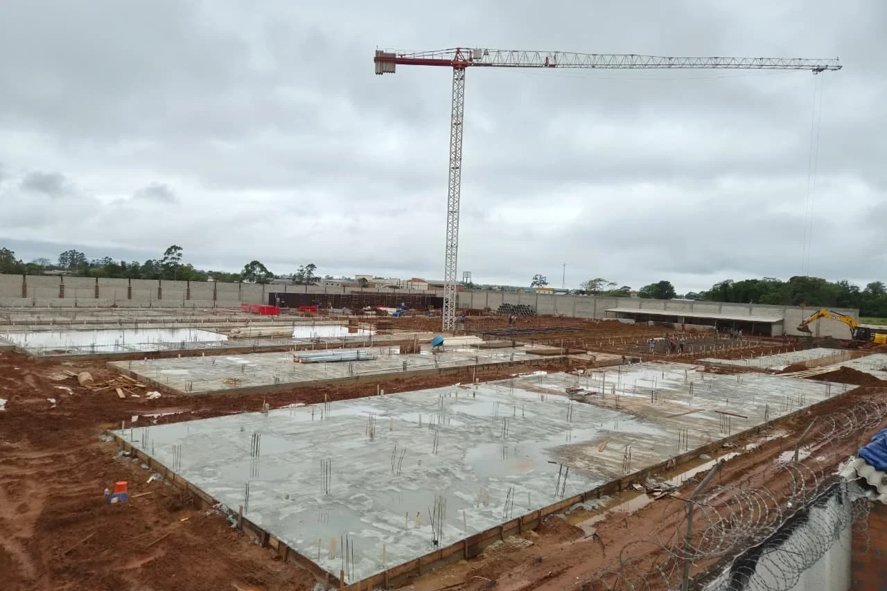 Fotos: obras do novo presídio de Araranguá atingem 20% de execução e avançam para a etapa estrutural