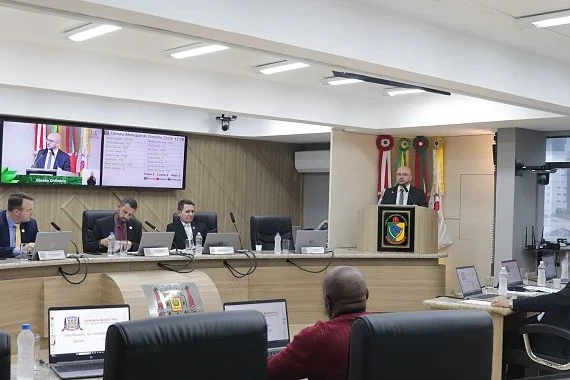 Vídeo: apenas 13 das 62 escolas municipais de Criciúma possuem o habite-se, aponta vereador