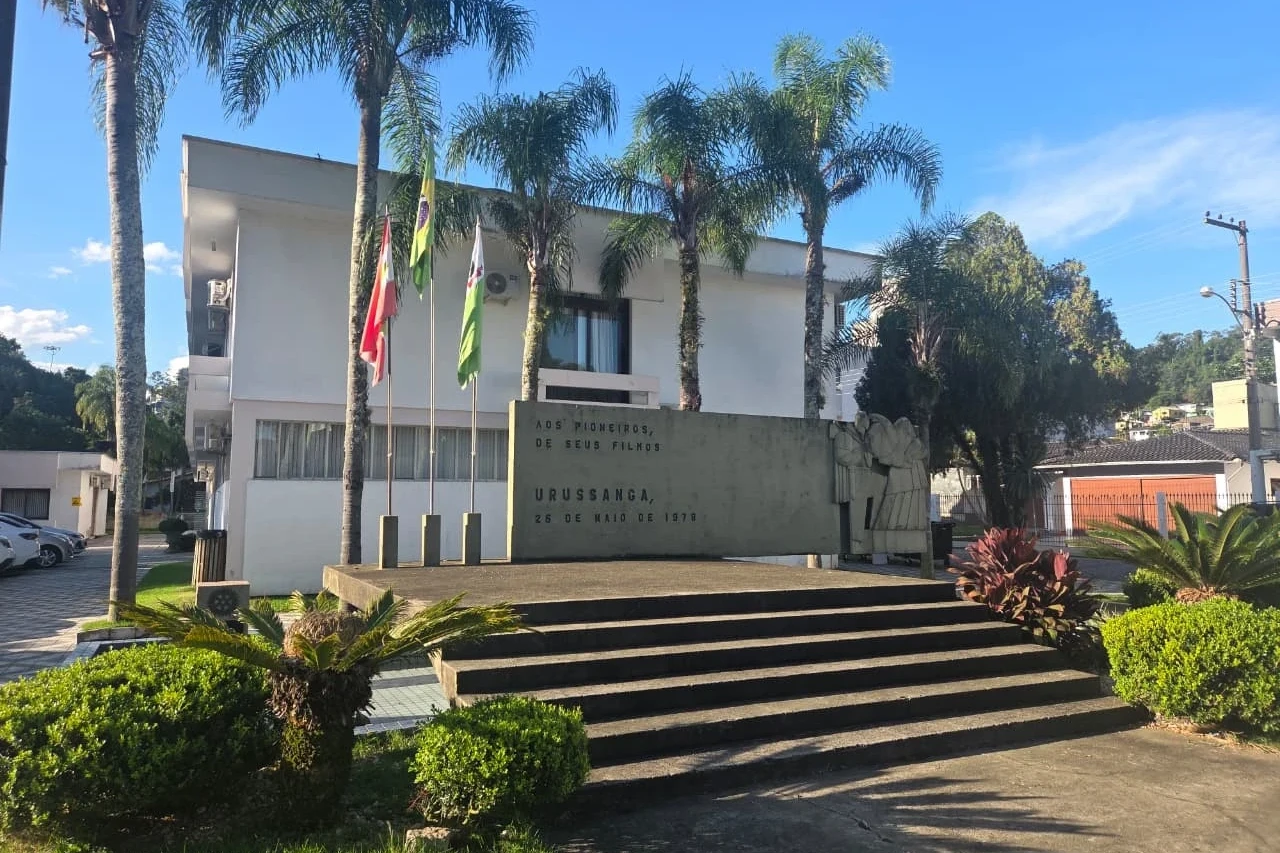 Urussanga abre inscrições para processo seletivo com salários de até R$ 23,9 mil