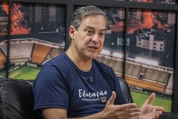 Vídeo: prefeito de Criciúma explica situações de escolas municipais sem habite-se