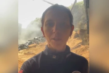 Incêndio atinge fábrica de ração e mobiliza 30 bombeiros no Sul de Santa Catarina; veja vídeo