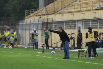 'Não tem zona de conforto', garante técnico do Criciúma sobre momento na Série B
