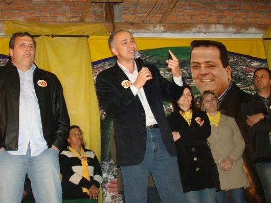 Sandro Maciel se compromete com a comunidade da Lagoa do Caverá