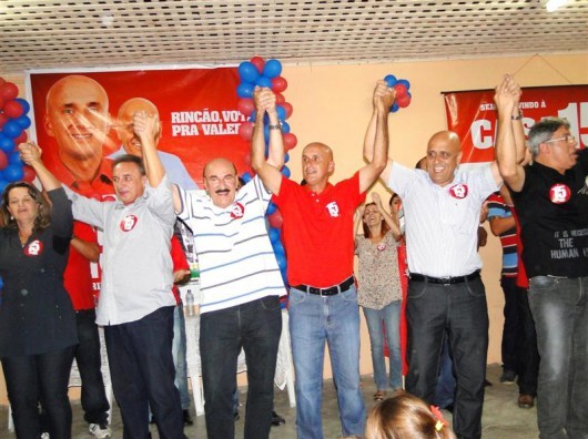 Pedreiras recebe último comício de Jairo e Naelti