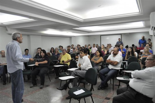 Américo e Zico  apresentam propostas em encontro com eleitores