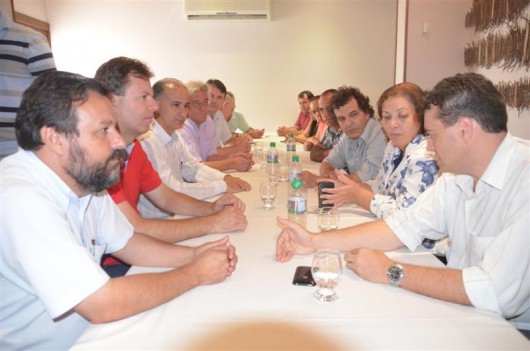 Brezola e Arnoldo recebem apoio de ministra, prefeitos, vices e vereadores 