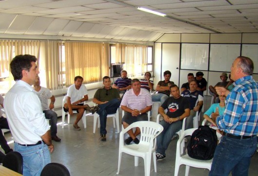 Equipes de televisão e rádio iniciam os trabalhos na campanha de Márcio e Coral