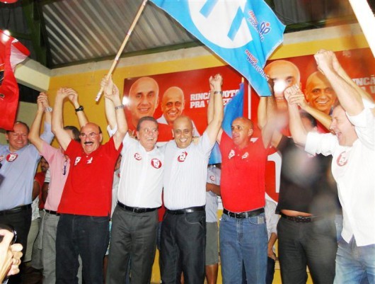 Jairo e Naelti lançam candidatura à prefeitura do Balneário Rincão