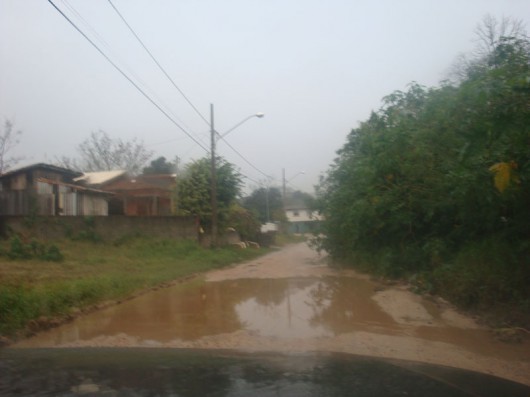 Chove, alaga, ninguém transita