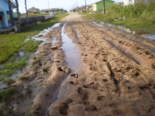 Rua intransitável no Balneário Rincão