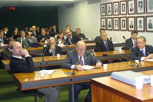 Disputa acirrada por emendas no Fórum Parlamentar Catarinense