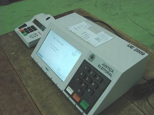 Novas urnas substituem disquete por pen drive