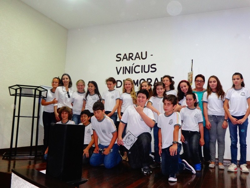 Escola Demétrio Bettiol realiza sarau Vinicius de Moraes